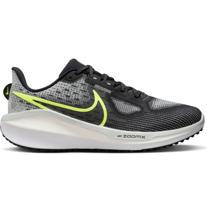 NIKE VOMERO 17