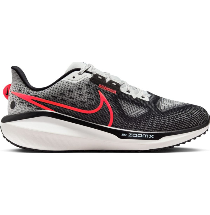 NIKE VOMERO 17