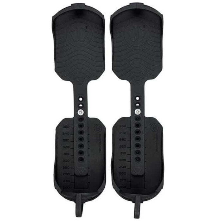 SKI BOOTS TRACTION