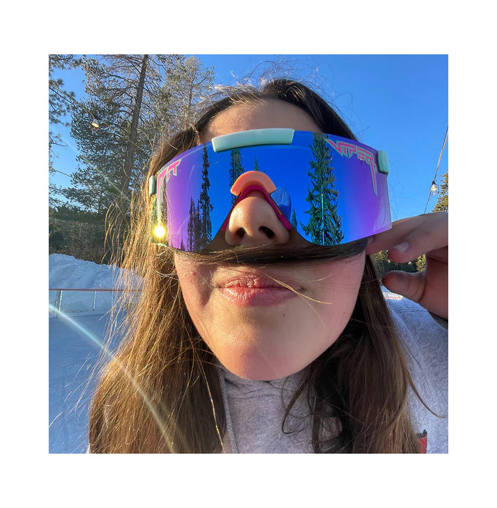 THE 2000S POLARIZED