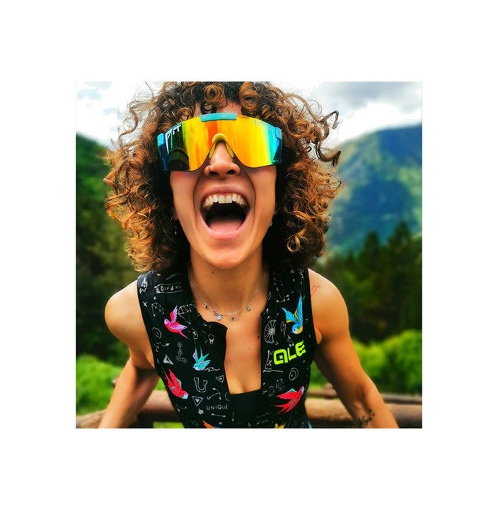 THE 2000S POLARIZED