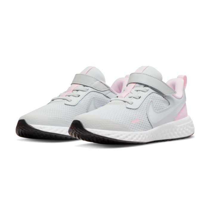 NIKE REVOLUTION 5