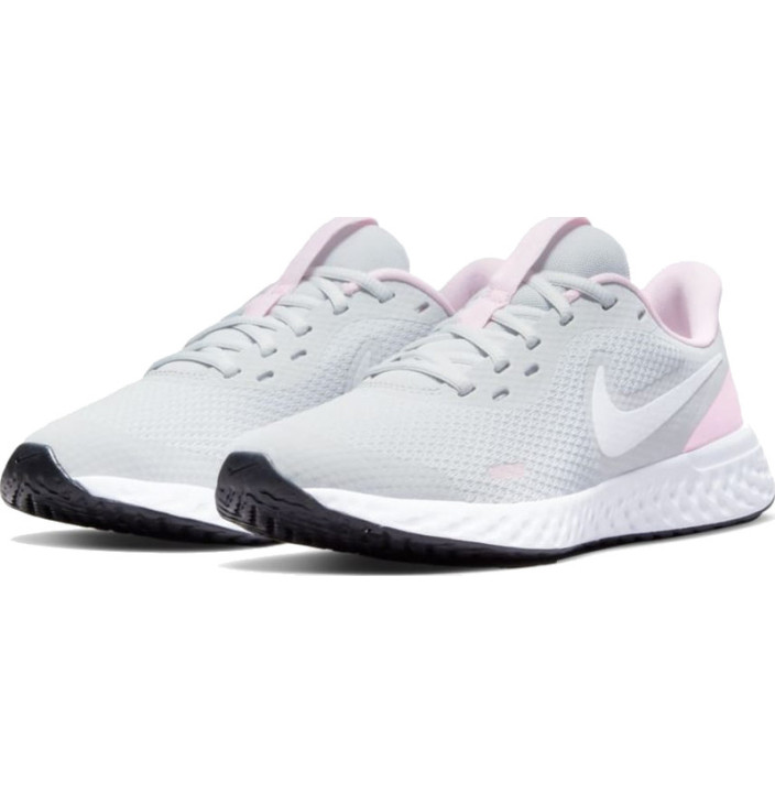 NIKE REVOLUTION 5