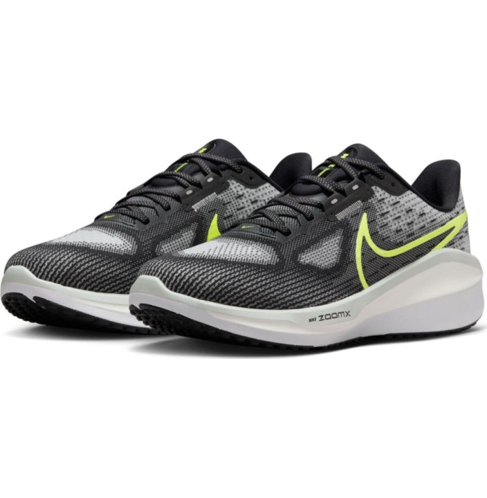 NIKE VOMERO 17