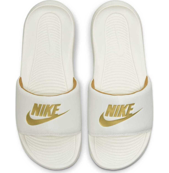 NIKE VICTORI ONE