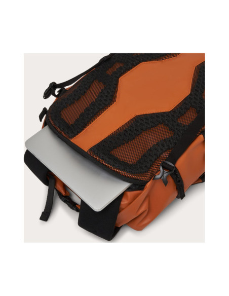 ROAD TRIP TERRAIN 25L RC PACK