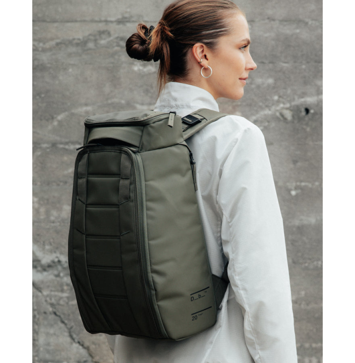 HUGGER BACKPACK 20L