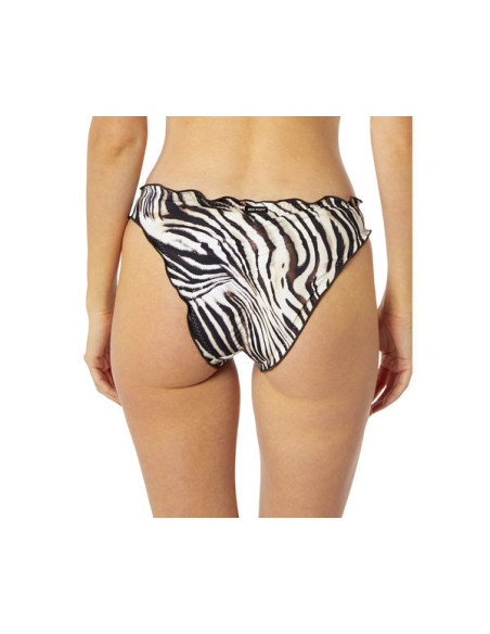 NAISHA BRASILEÑA ESCOTADA