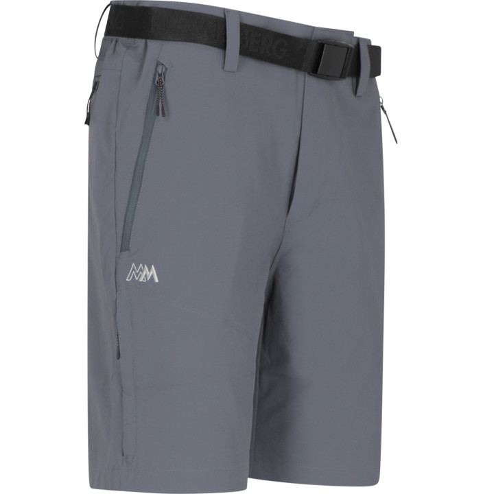 MEN TREKKING BERMUDA