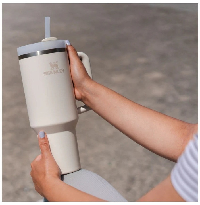 The Quencher H2.O FlowState™ Tumbler