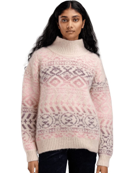 HIGHLAND FEMININE SWEATER