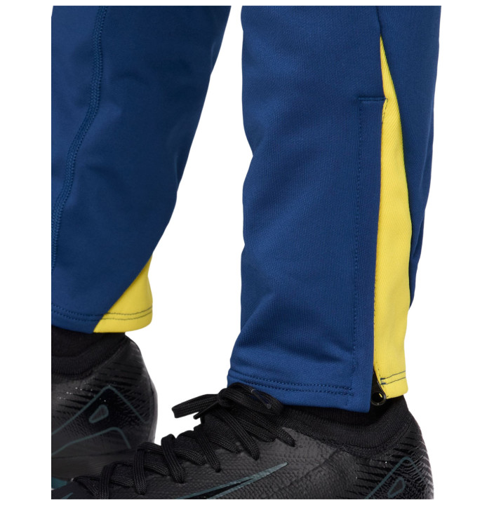 CUARTA EQUIPACIÓN STRIKE FC BARCELONA