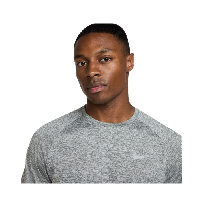 M NK DFADV STRIDE SS TOP