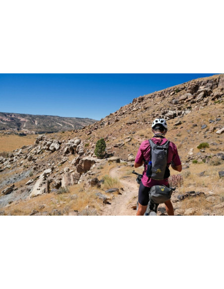 BACKCOUNTRY HYDRATION BACKPACK