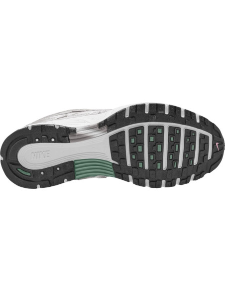 W NIKE P-6000