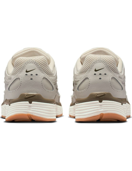 W NIKE P-6000