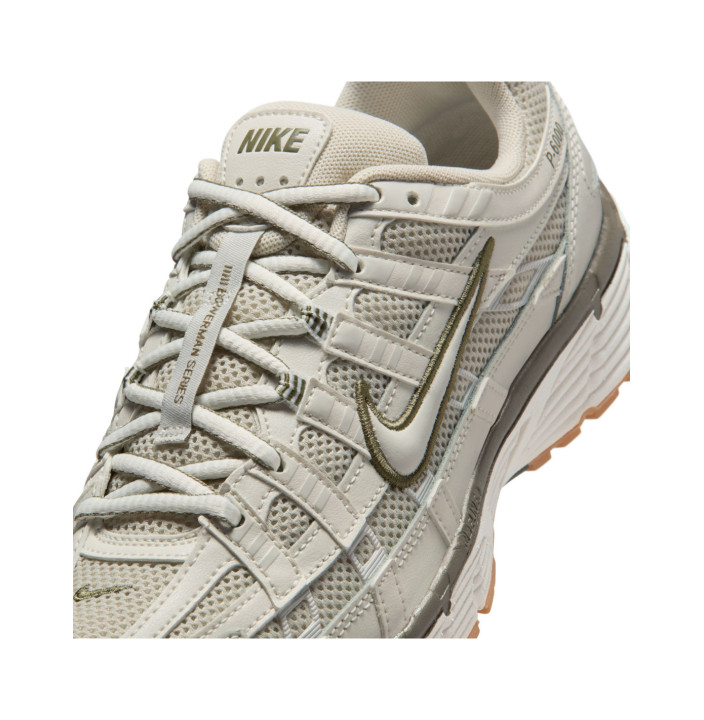 W NIKE P-6000