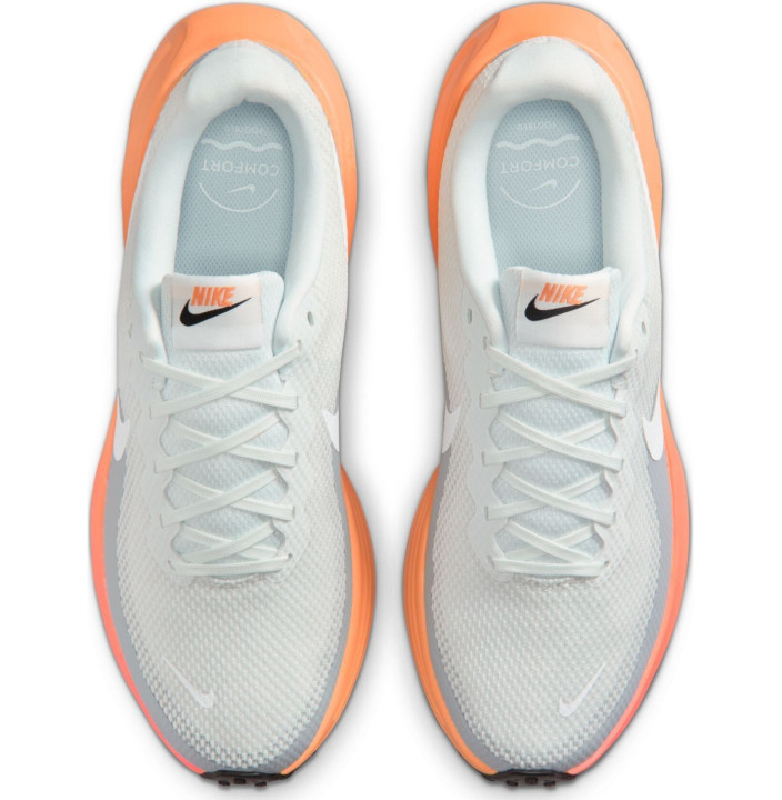 NIKE REVOLUTION 8