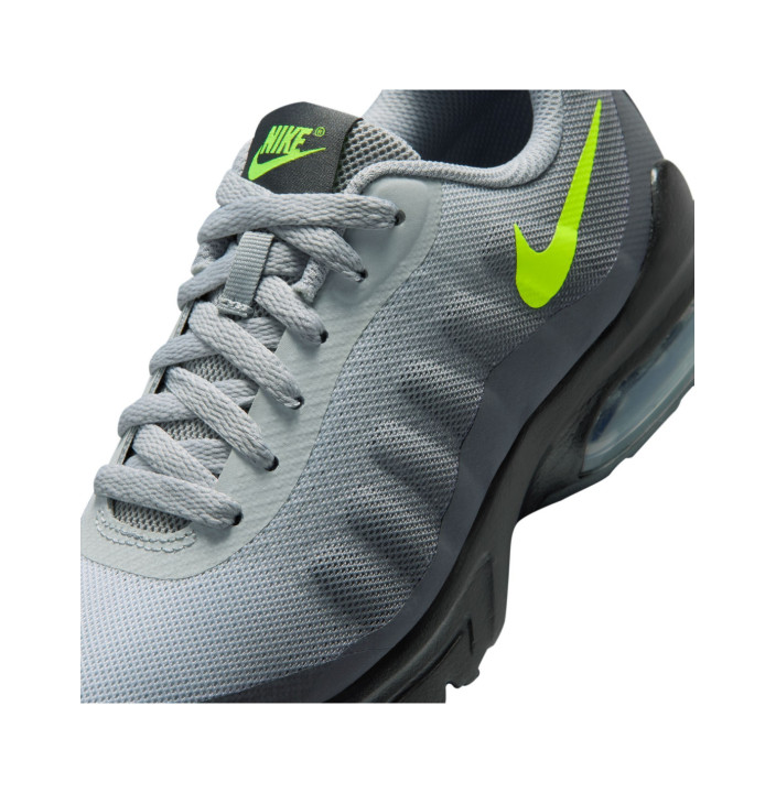 NIKE AIR MAX INVIGOR