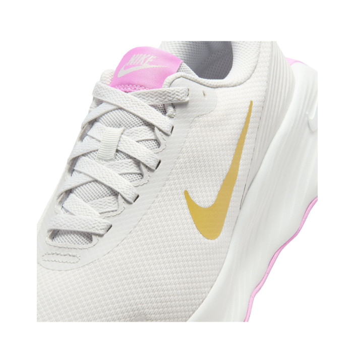 NIKE PROMINA