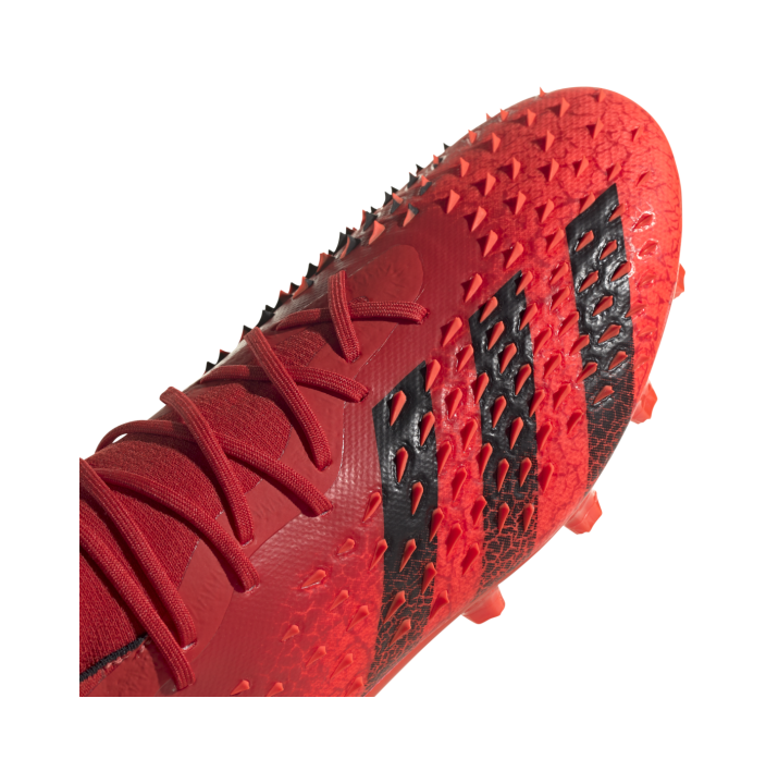 PREDATOR FREAK .1 AG