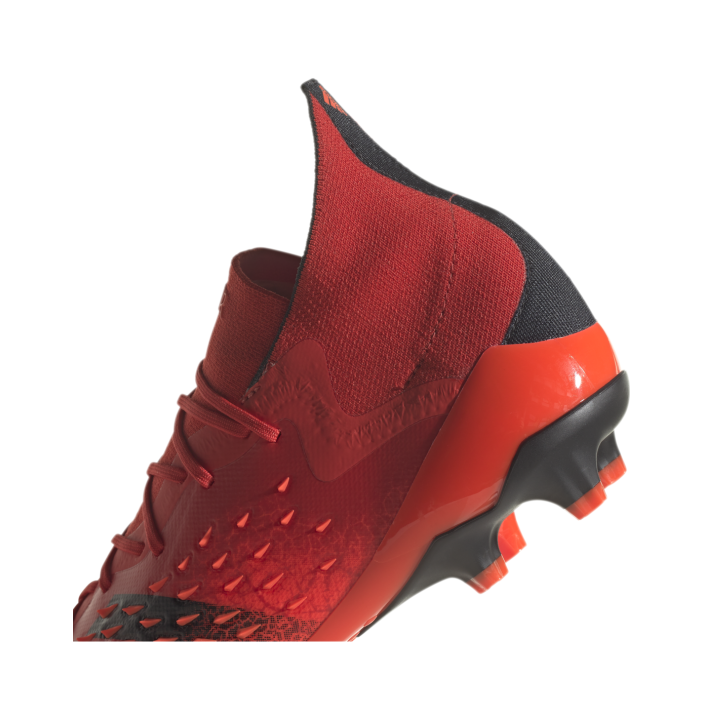 PREDATOR FREAK .1 AG