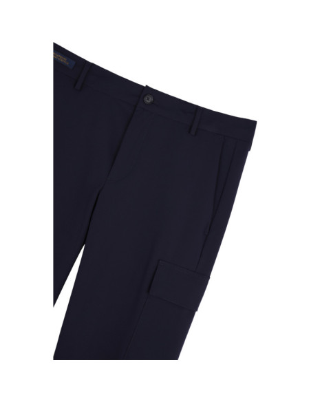 DYNAMIC CARGO TROUSERS IN LIGHTWEIGHT TECHNICAL FABRIC