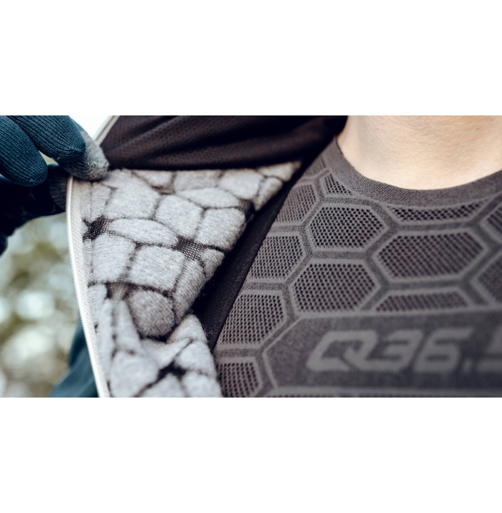 ADVENTURE INSULATION VEST