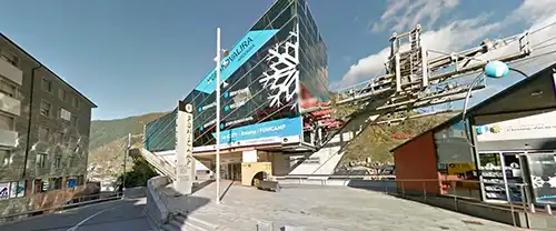 Lloguer de snowboards a Viladomat Funicamp a Andorra, Encamp, estaci&oacute; d&#039;esqu&iacute; Grandvalira Resorts